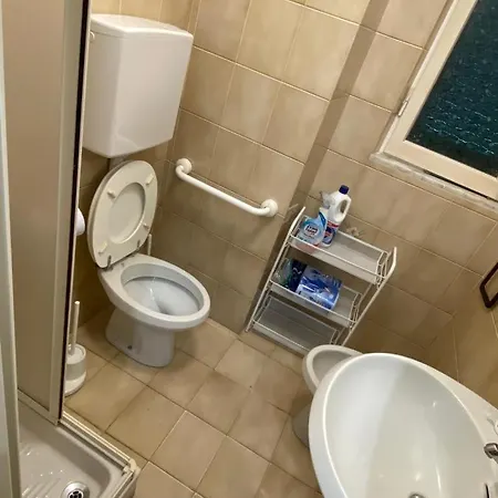 Casina Levanto, *